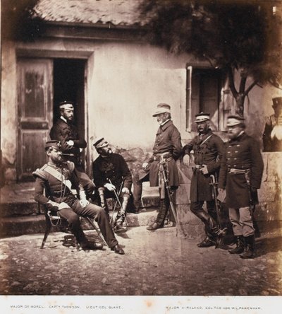 1855年のクリミア戦争に関連した52枚の写真のアルバムからのJames Bucknall少将Bucknall Estcourtと参謀長 作： Roger Fenton